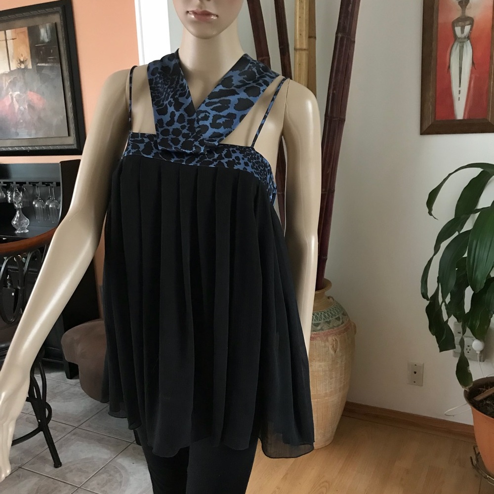 Top - Picture 2 of 7